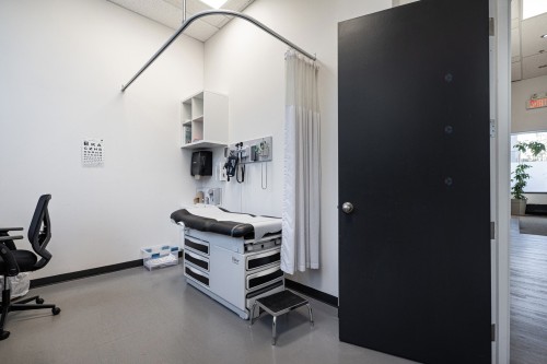 Bureau - 100-120-400 Boul. St-Martin O., Laval (Chomedey), QC - Indoor