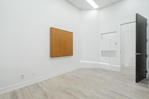 Bureau - 100-120-400 Boul. St-Martin O., Laval (Chomedey), QC - Indoor Photo Showing Other Room