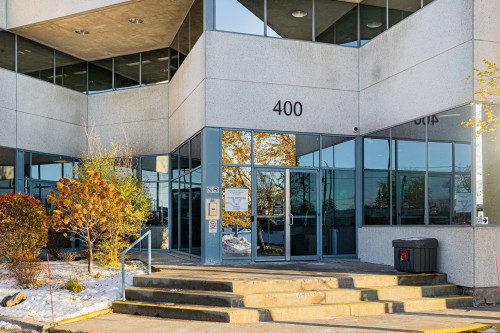 Façade - 100-120-400 Boul. St-Martin O., Laval (Chomedey), QC - Outdoor