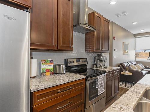 1325 96 High Street N, Thunder Bay, ON - Indoor Photo Showing Kitchen