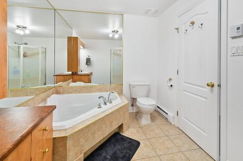 Salle de bains - 101-6535 Boul. Chevrier, Brossard, QC - Indoor Photo Showing Bathroom