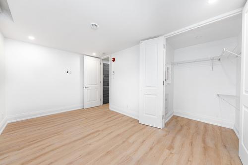 Chambre à coucher principale - 2-4811 Av. Lacombe, Montréal (Côte-Des-Neiges/Notre-Dame-De-Grâce), QC - Indoor Photo Showing Other Room