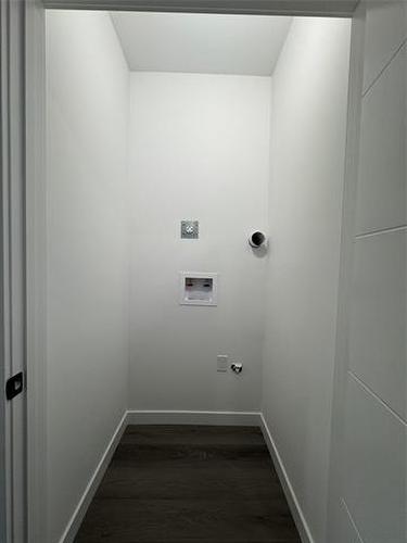 850 Burnell St, Winnipeg, MB 