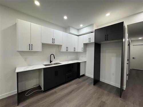 850 Burnell St, Winnipeg, MB 