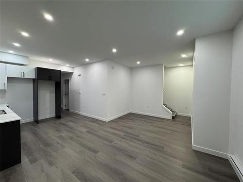 850 Burnell St, Winnipeg, MB 