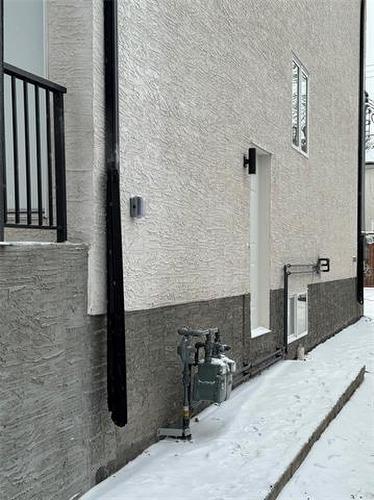 850 Burnell St, Winnipeg, MB 