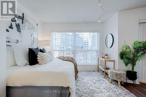 819 - 600 Queens Quay W, Toronto, ON - Indoor Photo Showing Bedroom