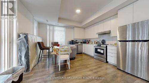 H212 - 90 Canon Jackson Drive, Toronto, ON - Indoor Photo Showing Kitchen