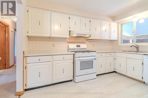 89 Angeline Street S, Kawartha Lakes (Lindsay), ON - Indoor Photo Showing Kitchen With Double Sink