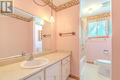 89 Angeline Street S, Kawartha Lakes (Lindsay), ON - Indoor Photo Showing Bathroom