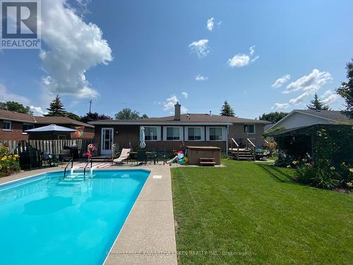 89 Angeline Street S, Kawartha Lakes (Lindsay), ON - Outdoor With In Ground Pool With Backyard
