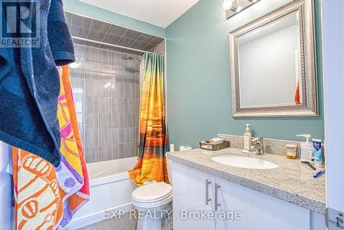 130 Sonoma Lane, Hamilton, ON - Indoor Photo Showing Bathroom