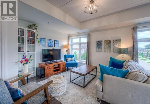 213 - 195 Commonwealth Street, Kitchener, ON - Indoor Photo Showing Living Room