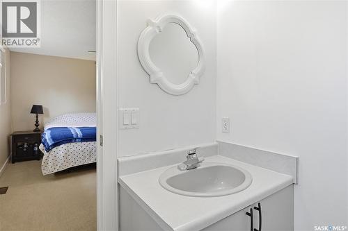 614 Reid Road, Saskatoon, SK - Indoor Photo Showing Bathroom
