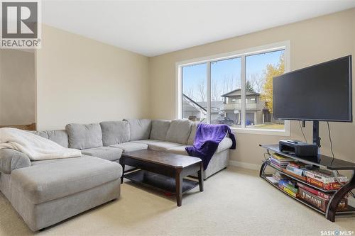 614 Reid Road, Saskatoon, SK - Indoor Photo Showing Living Room