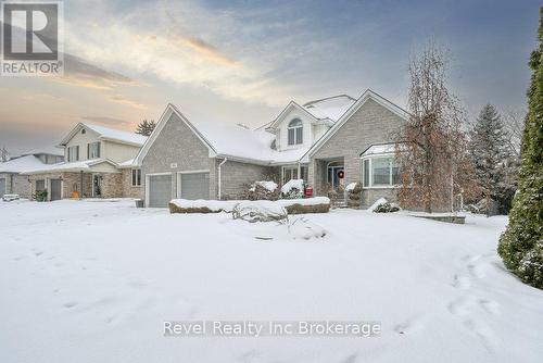 715 Springbank Avenue N, Woodstock (Woodstock - North), ON - Outdoor With Facade