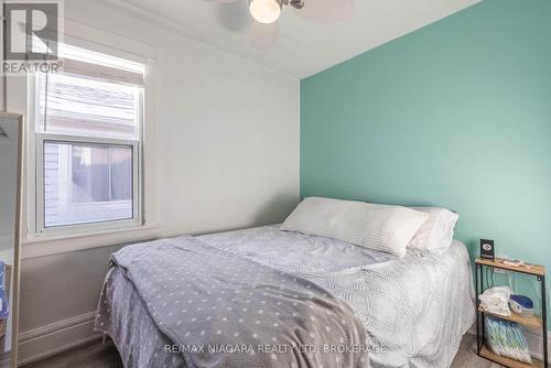 110 Mcalpine Avenue S, Welland (Lincoln/Crowland), ON - Indoor Photo Showing Bedroom