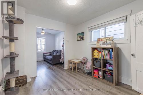 110 Mcalpine Avenue S, Welland (Lincoln/Crowland), ON - Indoor Photo Showing Other Room