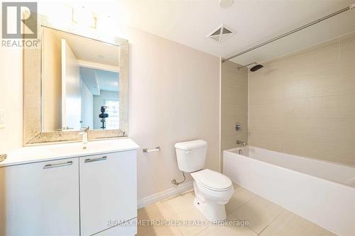1601 - 2152 Lawrence Avenue E, Toronto, ON - Indoor Photo Showing Bathroom