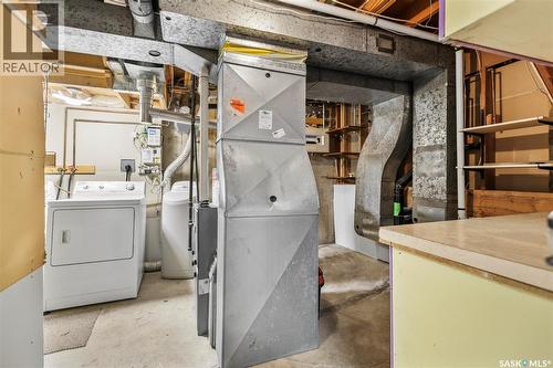 35 Wilkie Road, Regina, SK - Indoor Photo Showing Laundry Room