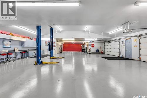 48 Cathedral Bluffs Road, Corman Park Rm No. 344, SK - Indoor Photo Showing Garage