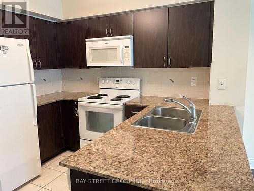 809 - 30 Clegg Road, Markham, ON - Indoor Photo Showing Kitchen With Double Sink