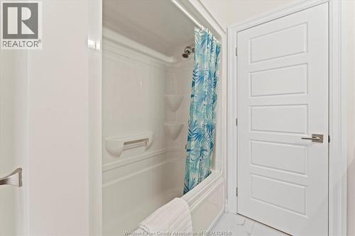 277 Carole Court, Lakeshore, ON - Indoor Photo Showing Bathroom
