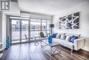 804 - 210 Simcoe Street, Toronto, ON  - Indoor Photo Showing Living Room 
