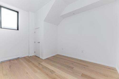 Bedroom - 123-585 Av. Glengarry, Mont-Royal, QC - Indoor Photo Showing Other Room