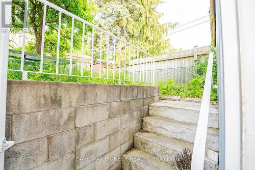 122 Centre Street N, Brampton, ON -  With Exterior