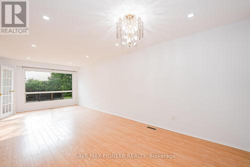 122 Centre Street N, Brampton, ON - Indoor Photo Showing Other Room