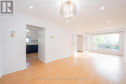 122 Centre Street N, Brampton, ON - Indoor Photo Showing Other Room