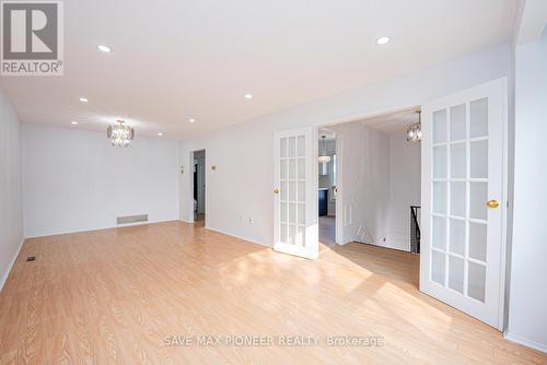 122 Centre Street N, Brampton, ON - Indoor Photo Showing Other Room