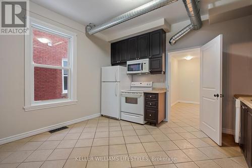 21 Elmwood Avenue E, London South (South F), ON - Indoor Photo Showing Kitchen