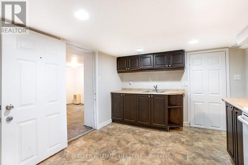 21 Elmwood Avenue E, London South (South F), ON - Indoor Photo Showing Kitchen With Double Sink