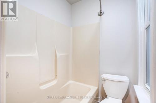 21 Elmwood Avenue E, London South (South F), ON - Indoor Photo Showing Bathroom