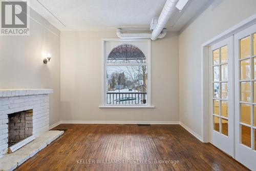 21 Elmwood Avenue E, London South (South F), ON - Indoor Photo Showing Other Room With Fireplace