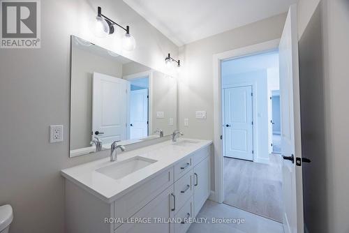 116 Aspen Parkway, Aylmer, ON - Indoor Photo Showing Bathroom