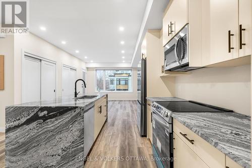 Unit A - 2nd Floor - 193 Hopewell Avenue, Ottawa, ON - Indoor Photo Showing Kitchen With Upgraded Kitchen