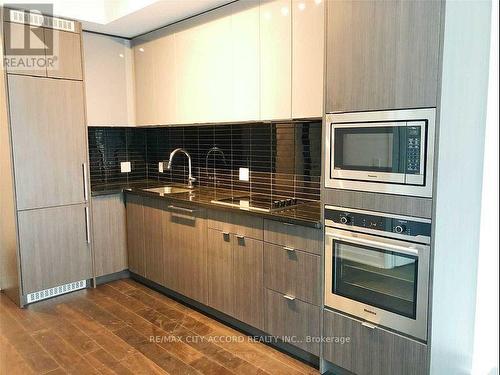316 - 115 Blue Jays Way, Toronto, ON - Indoor Photo Showing Kitchen
