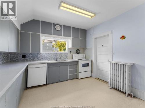 17 Pearl Street West, Kingsville, ON - Indoor Photo Showing Kitchen
