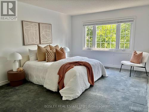 82 Woodstone Avenue, Richmond Hill, ON - Indoor Photo Showing Bedroom