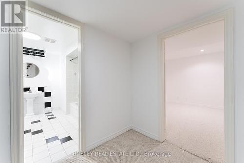 82 Woodstone Avenue, Richmond Hill, ON - Indoor Photo Showing Other Room