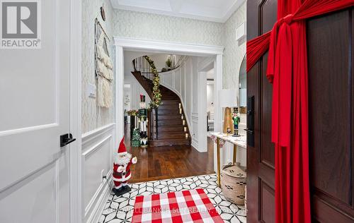 34 Previn Court, New Tecumseth, ON - Indoor Photo Showing Other Room