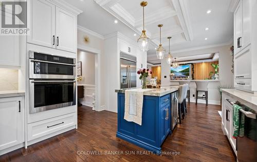 34 Previn Court, New Tecumseth, ON - Indoor Photo Showing Kitchen With Upgraded Kitchen