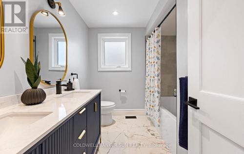 34 Previn Court, New Tecumseth, ON - Indoor Photo Showing Bathroom