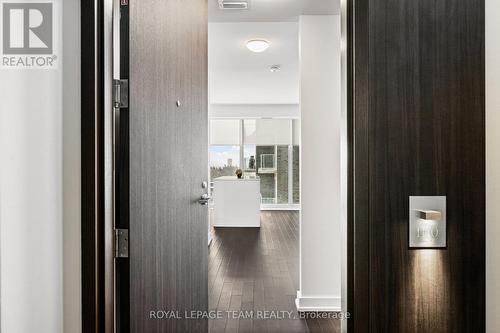 1110 - 111 Champagne Avenue S, Ottawa, ON - Indoor Photo Showing Other Room