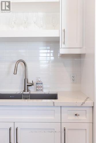 Upper - 7416 Parkside Road, Niagara Falls (Brown), ON - Indoor Photo Showing Kitchen With Upgraded Kitchen