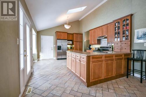 25 Cunningham Drive, Essa, ON - Indoor Photo Showing Kitchen