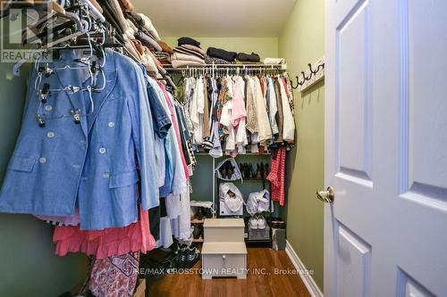 25 Cunningham Drive, Essa, ON - Indoor With Storage